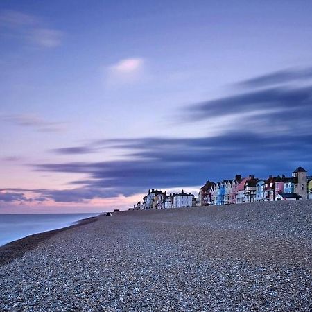 Beautiful Immaculate Aldeburgh Cottage, Sunny Outdoor Space, Free Parking - Easy Walk To Beach & Town ภายนอก รูปภาพ