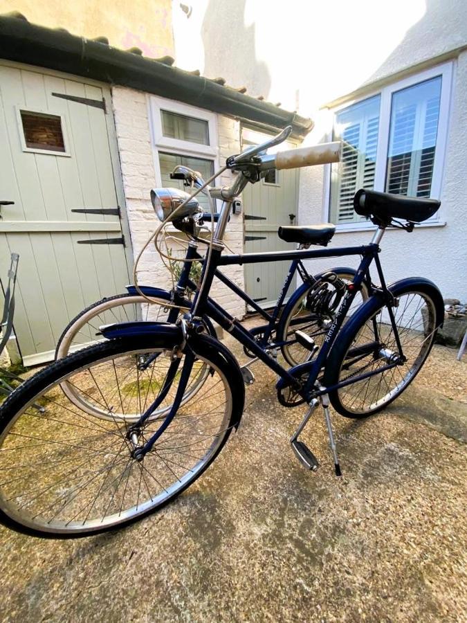 Beautiful Immaculate Aldeburgh Cottage, Sunny Outdoor Space, Free Parking - Easy Walk To Beach & Town ภายนอก รูปภาพ