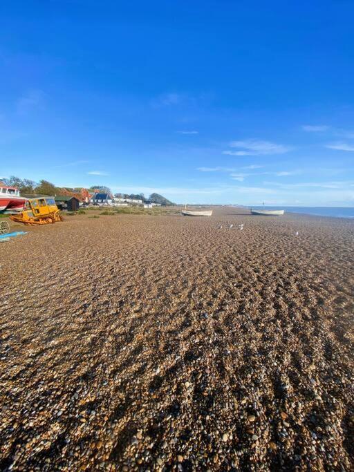 Beautiful Immaculate Aldeburgh Cottage, Sunny Outdoor Space, Free Parking - Easy Walk To Beach & Town ภายนอก รูปภาพ