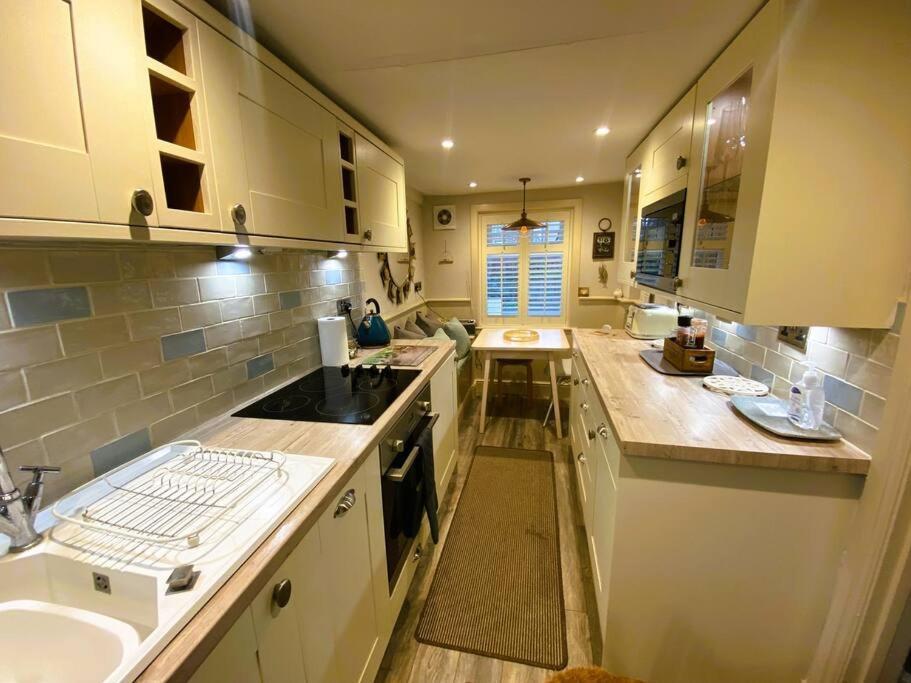 Beautiful Immaculate Aldeburgh Cottage, Sunny Outdoor Space, Free Parking - Easy Walk To Beach & Town ภายนอก รูปภาพ