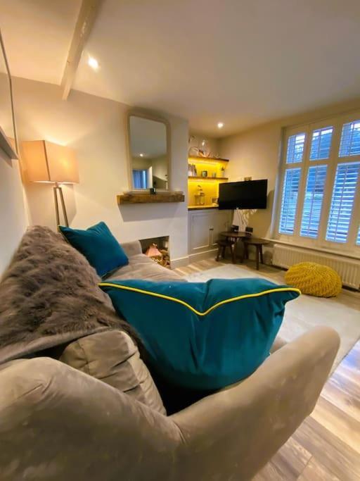 Beautiful Immaculate Aldeburgh Cottage, Sunny Outdoor Space, Free Parking - Easy Walk To Beach & Town ภายนอก รูปภาพ