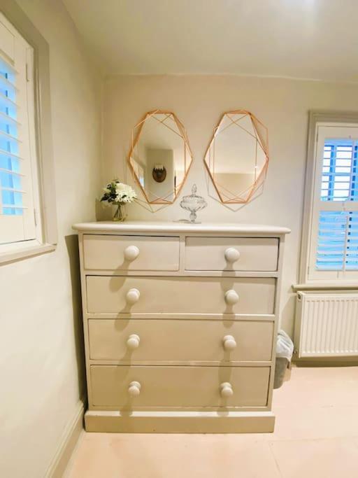 Beautiful Immaculate Aldeburgh Cottage, Sunny Outdoor Space, Free Parking - Easy Walk To Beach & Town ภายนอก รูปภาพ