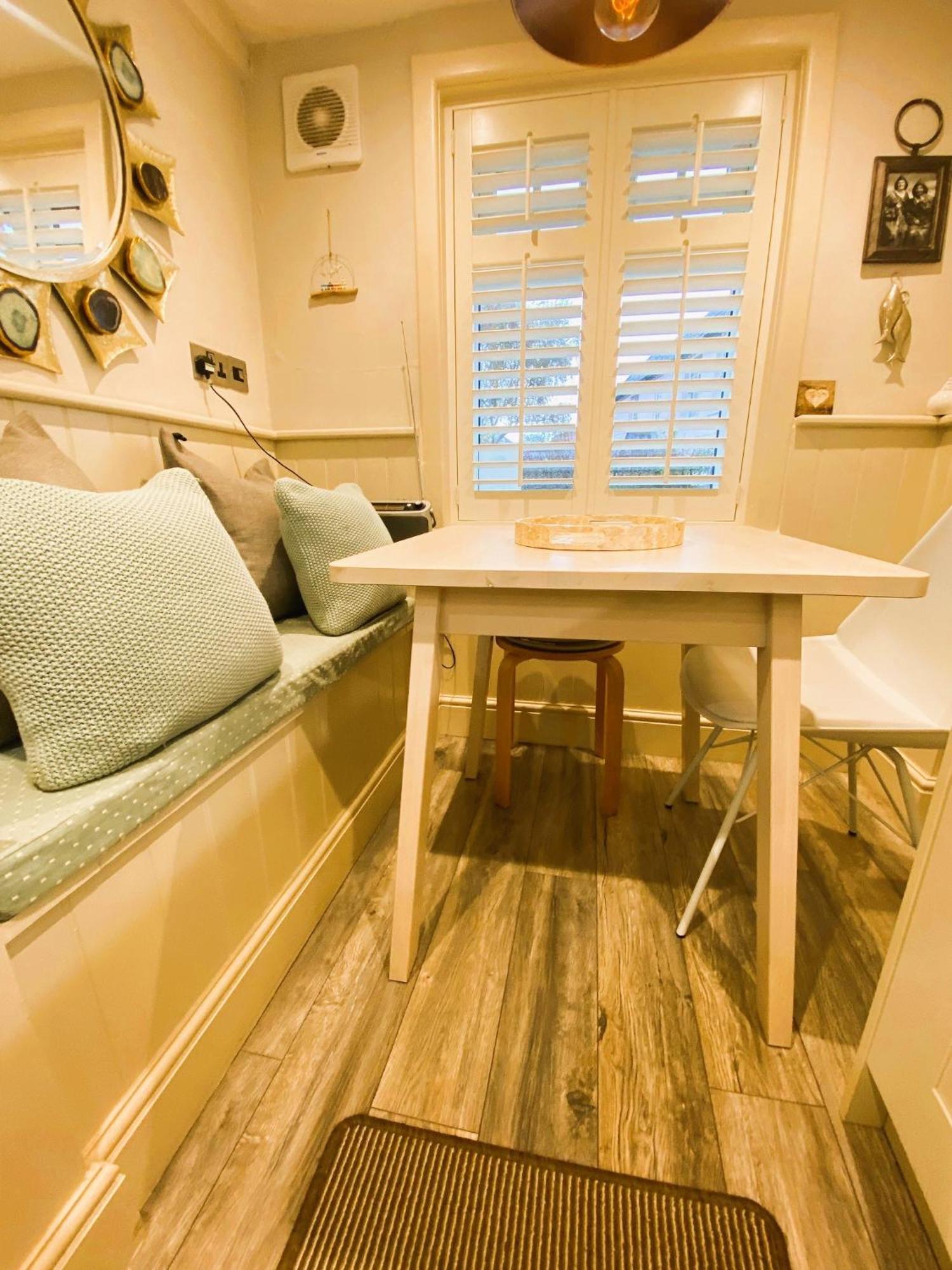 Beautiful Immaculate Aldeburgh Cottage, Sunny Outdoor Space, Free Parking - Easy Walk To Beach & Town ภายนอก รูปภาพ