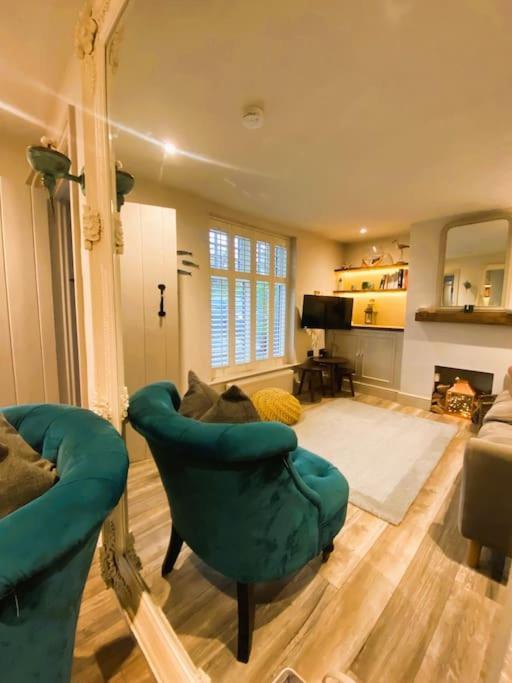 Beautiful Immaculate Aldeburgh Cottage, Sunny Outdoor Space, Free Parking - Easy Walk To Beach & Town ภายนอก รูปภาพ