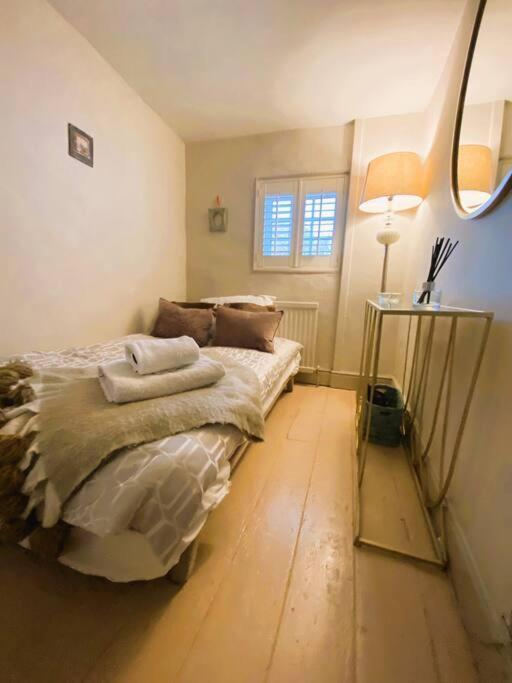Beautiful Immaculate Aldeburgh Cottage, Sunny Outdoor Space, Free Parking - Easy Walk To Beach & Town ภายนอก รูปภาพ