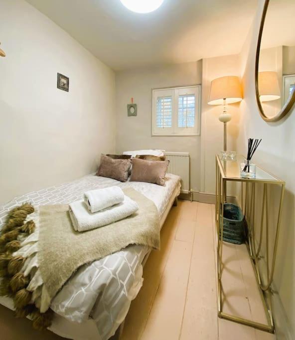Beautiful Immaculate Aldeburgh Cottage, Sunny Outdoor Space, Free Parking - Easy Walk To Beach & Town ภายนอก รูปภาพ