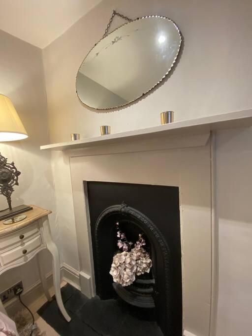 Beautiful Immaculate Aldeburgh Cottage, Sunny Outdoor Space, Free Parking - Easy Walk To Beach & Town ภายนอก รูปภาพ