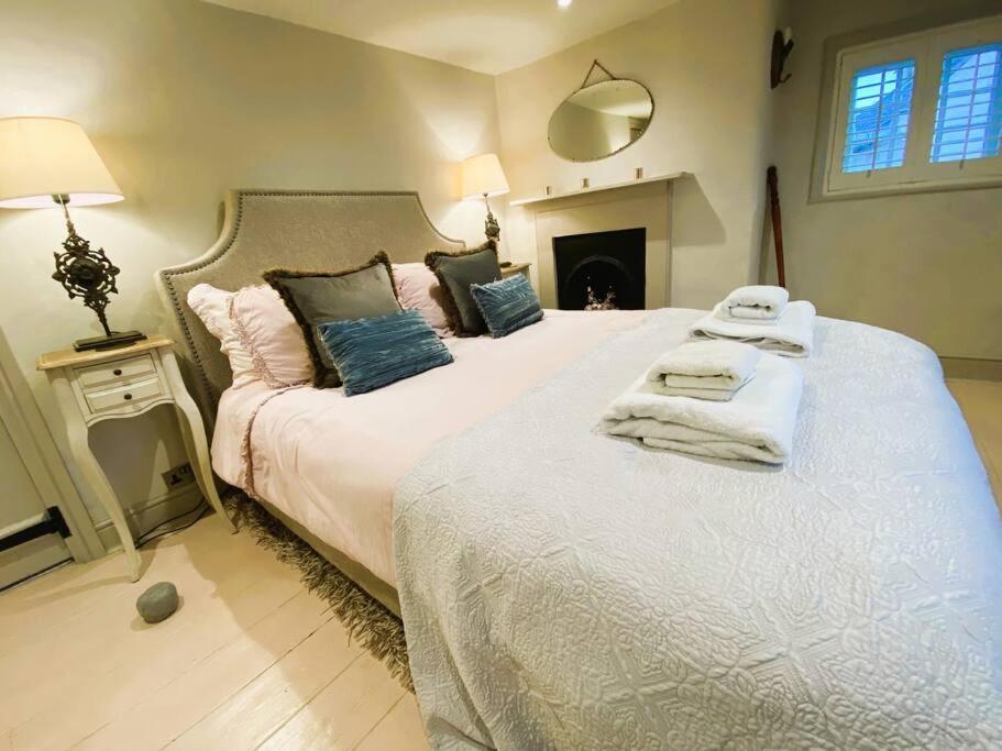 Beautiful Immaculate Aldeburgh Cottage, Sunny Outdoor Space, Free Parking - Easy Walk To Beach & Town ภายนอก รูปภาพ