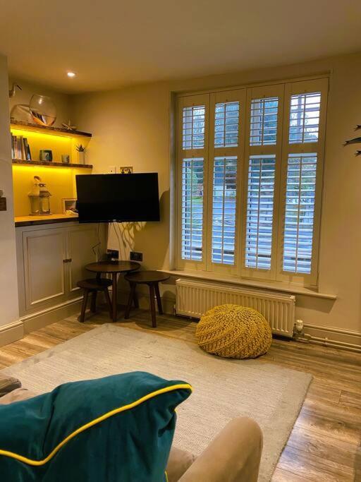 Beautiful Immaculate Aldeburgh Cottage, Sunny Outdoor Space, Free Parking - Easy Walk To Beach & Town ภายนอก รูปภาพ